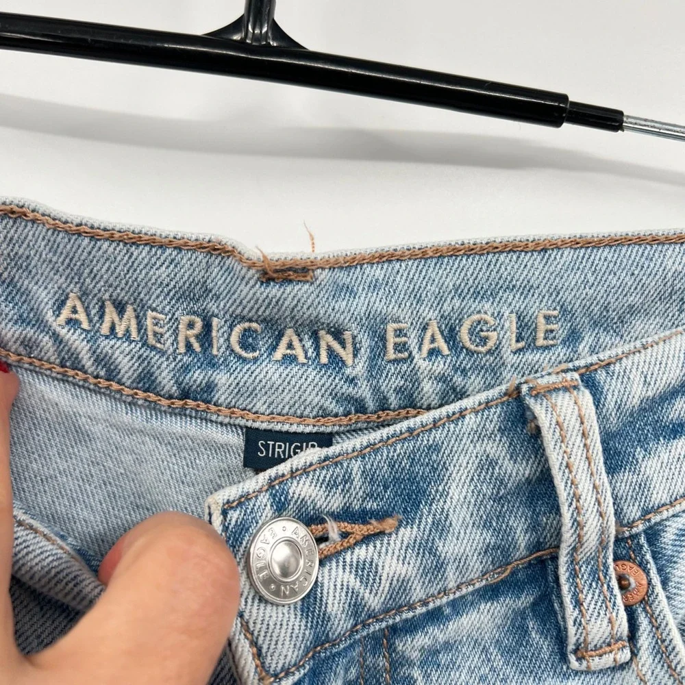 American Eagle 6 Straight‎ Jeans Womens Light Wash Distressed Ripped High Rise